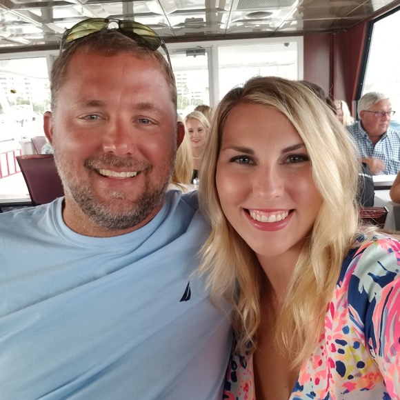 Meet your Posher, Tara - Picture 1 of 1